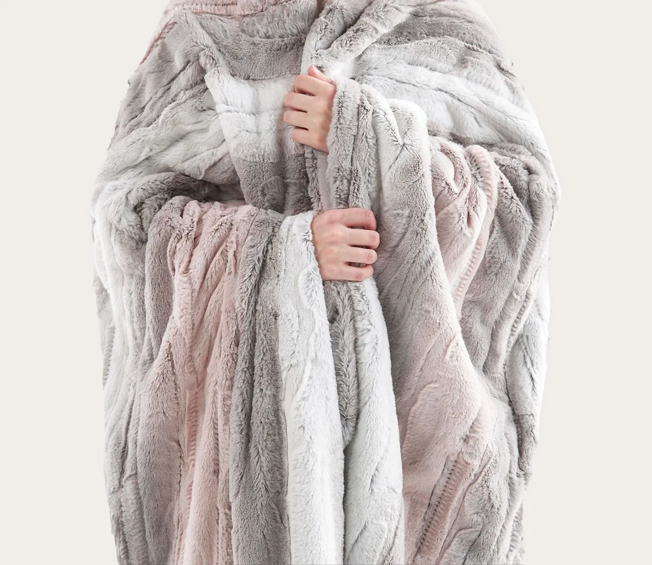 Beautyrest Zuri Oversized Heated Faux Fur Throw