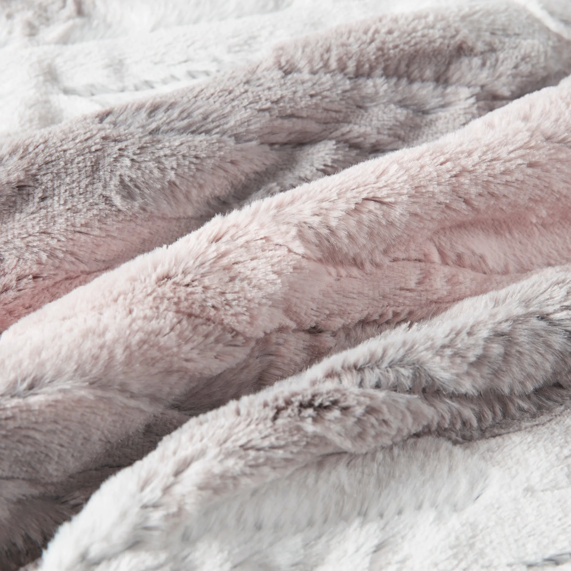 Beautyrest Zuri Oversized Heated Faux Fur Throw